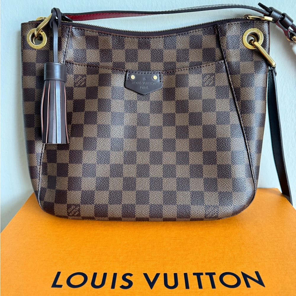 Louis Vuitton crossbody bag